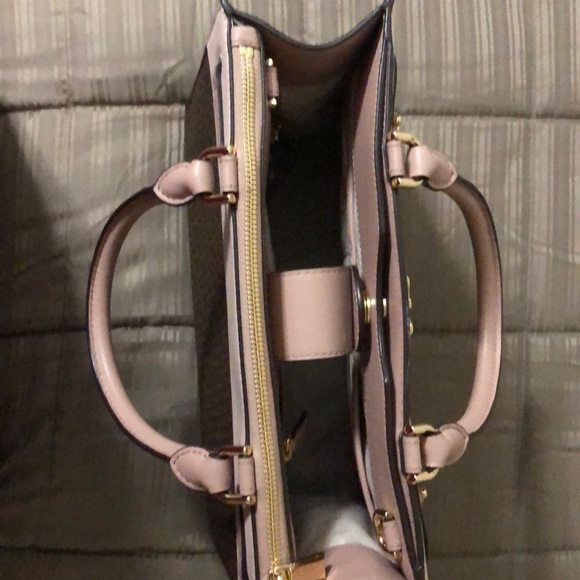 Michael Kors purse - Picture 4 of 4